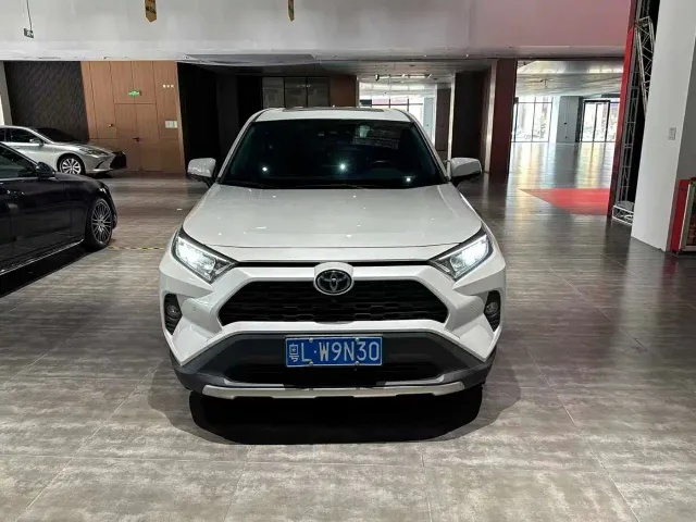 Toyota RAV4 — Фото автомобиля 2