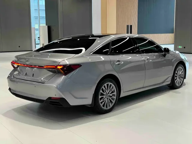 Toyota Avalon — Фото автомобиля 5