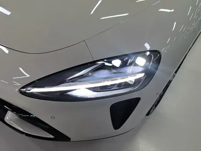 Xiaomi SU7 — Фото автомобиля 23