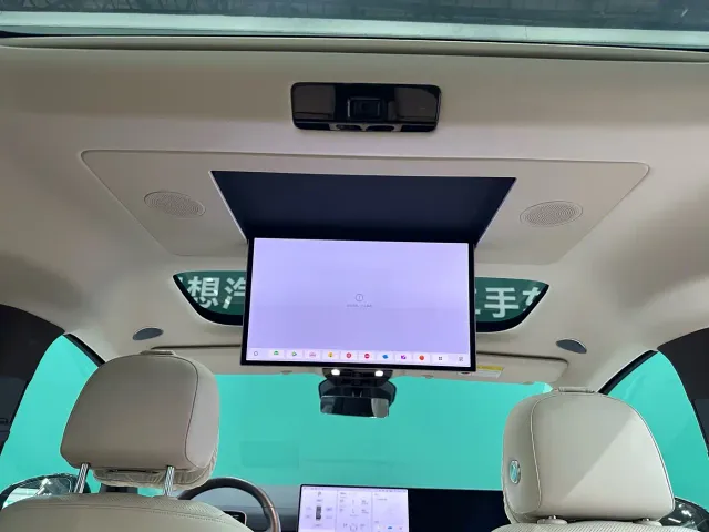 Li Auto MEGA — Фото автомобиля 22