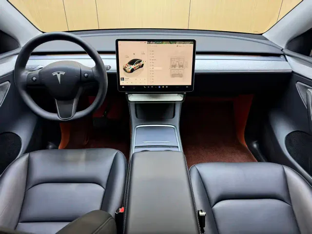 Tesla Model Y — Фото автомобиля 8