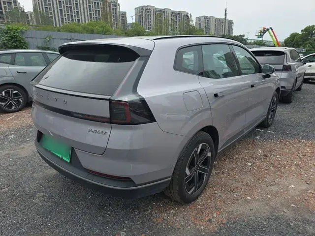 Volvo Volvo XC70 Plug-in Hybrid 2025 Standard — Фото автомобиля 6
