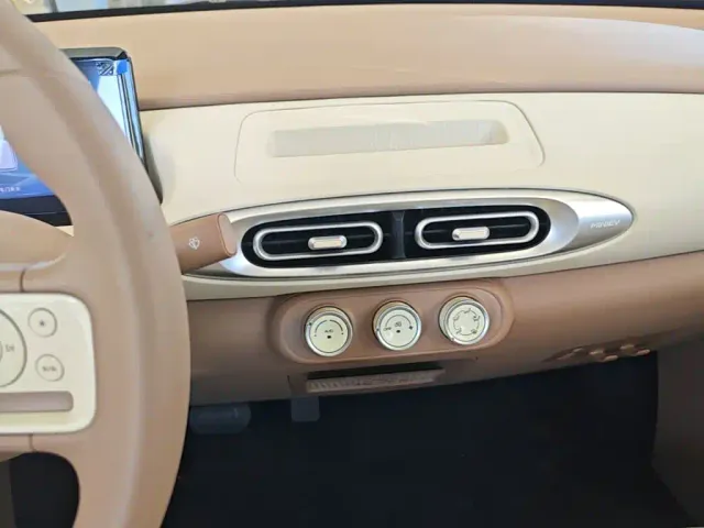 Wuling Hongguang Mini EV — Фото автомобиля 12