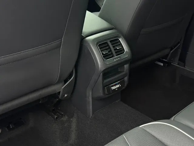 Volkswagen Tiguan L — Фото автомобиля 15