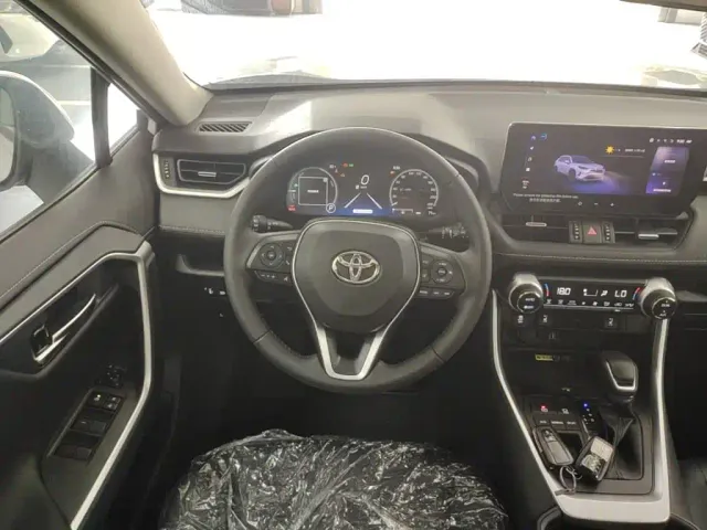 Toyota RAV4 — Фото автомобиля 10