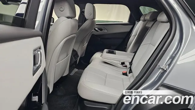 Land Rover Range Rover Velar Range Rover Velar 2.0 P250 Dynamic SE — Фото автомобиля 12