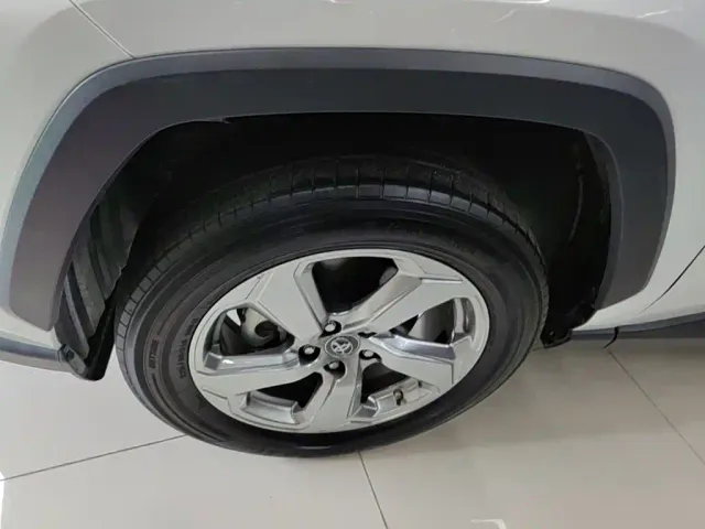 Toyota RAV4 — Фото автомобиля 22