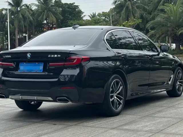 BMW 5 Series — Фото автомобиля 7