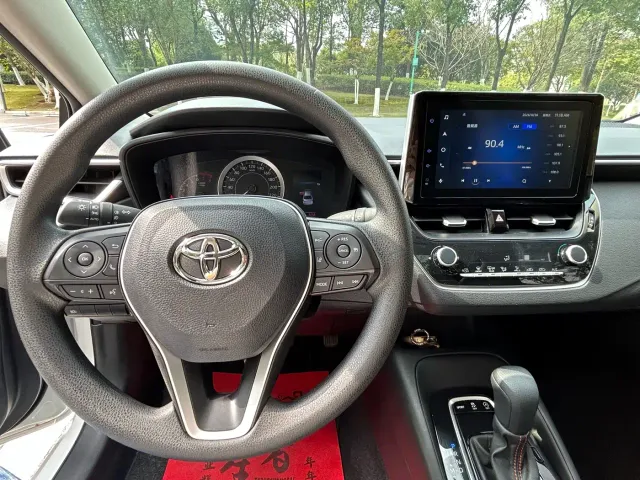 Toyota Corolla — Фото автомобиля 10