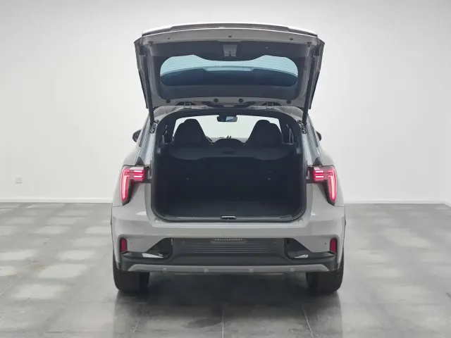 Lynk & Co Lynk & Co 01 2023 1.5TD EM-F Dawn Edition — Фото автомобиля 21