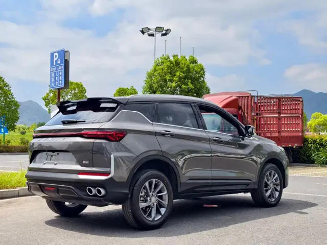 Geely Binyue — Фото автомобиля 5