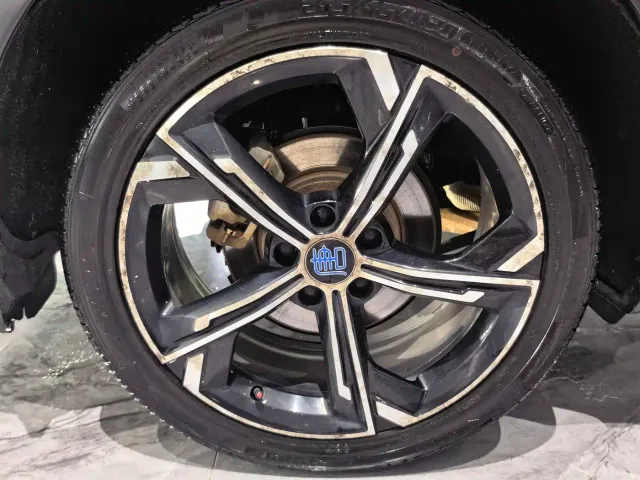 BYD Tang — Фото автомобиля 20