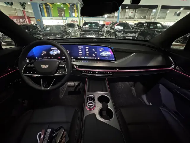 Cadillac XT5 — Фото автомобиля 16