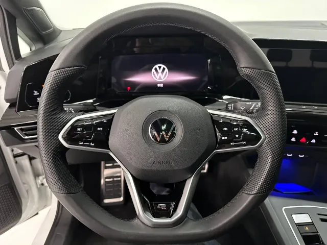 Volkswagen Golf — Фото автомобиля 8