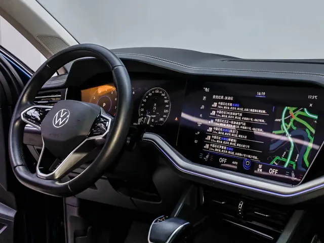 Volkswagen Touareg — Фото автомобиля 16
