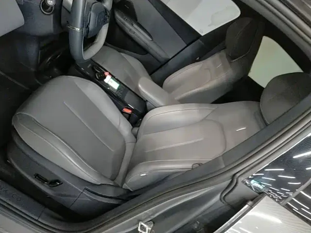 Lynk & Co Z20 — Фото автомобиля 14