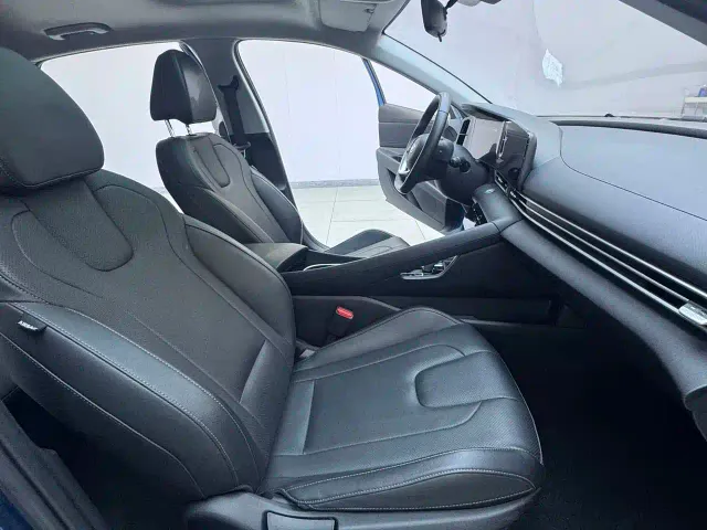 Hyundai Elantra — Фото автомобиля 14