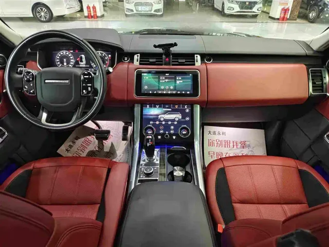 Land Rover Range Rover Sport — Фото автомобиля 6