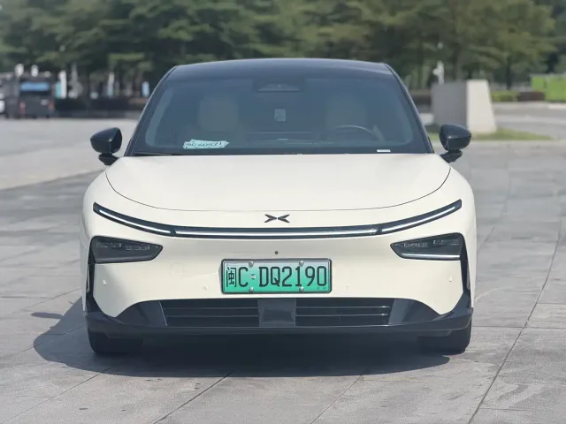 Xpeng P7+ — Фото автомобиля 2