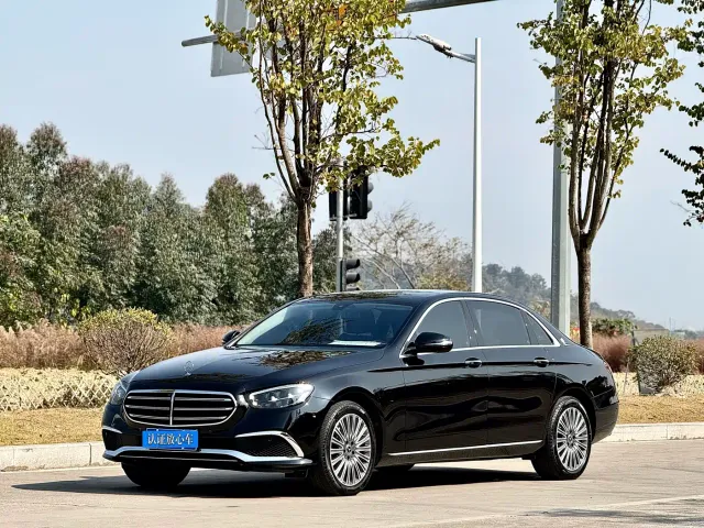 Mercedes-Benz E-Class — Фото автомобиля 2