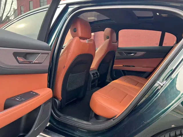 Jaguar XEL — Фото автомобиля 10
