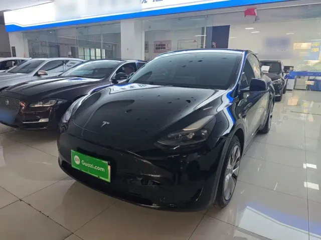 Фотография автомобиля — Tesla Model Y