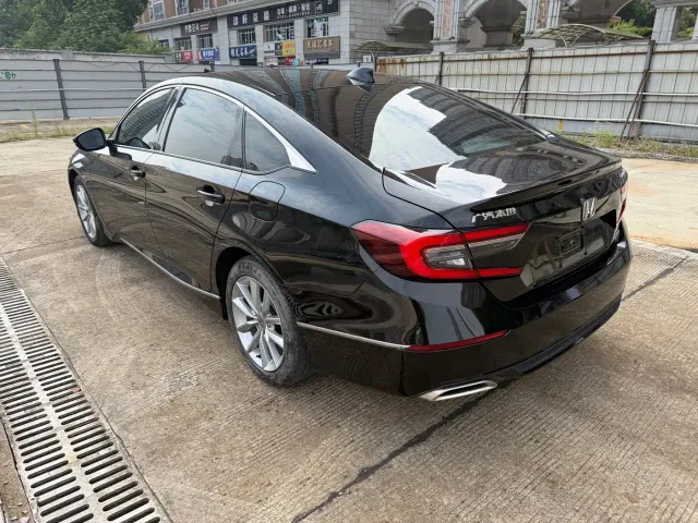 Honda Accord — Фото автомобиля 9