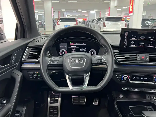 Audi Q5L — Фото автомобиля 9