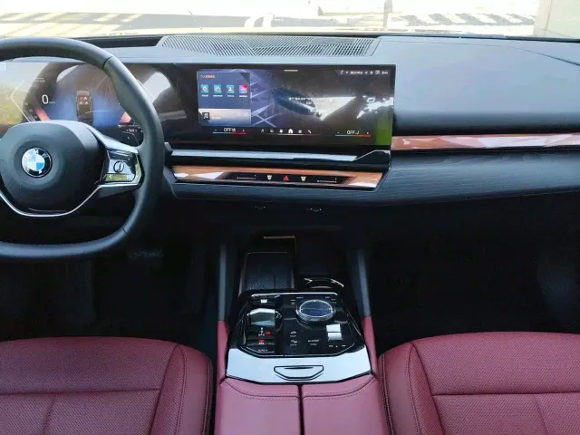 BMW 5 Series — Фото автомобиля 8