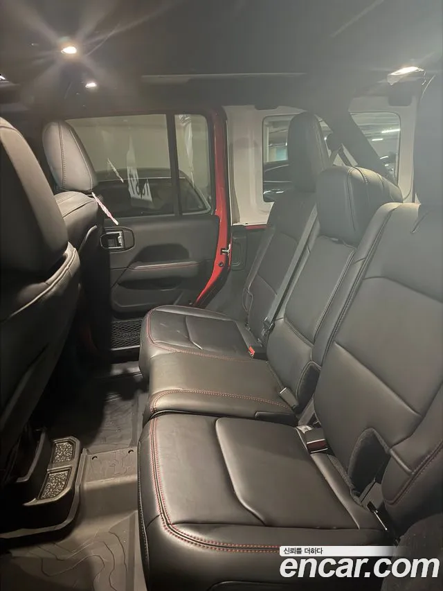 Jeep Wrangler JL — Фото автомобиля 12