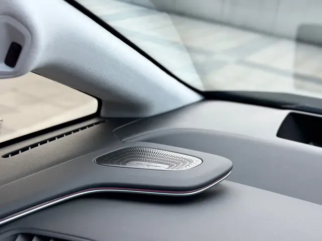 Xpeng X9 — Фото автомобиля 20