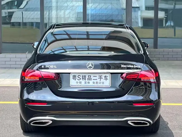 Mercedes-Benz E-Class — Фото автомобиля 5