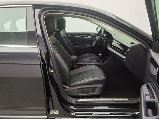Volkswagen Passat — Фото автомобиля 23