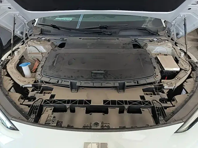 Geely Galaxy E8 — Фото автомобиля 19