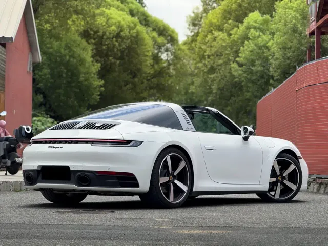 Porsche 911 — Фото автомобиля 6