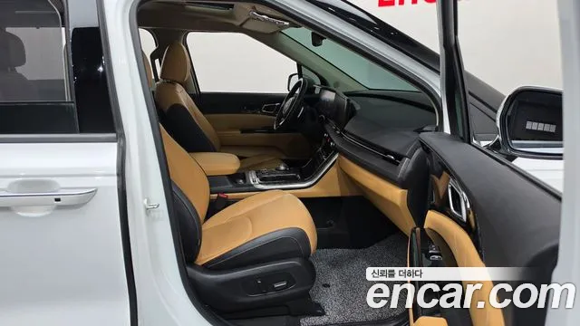 Kia Carnival Generation 4 — Фото автомобиля 16