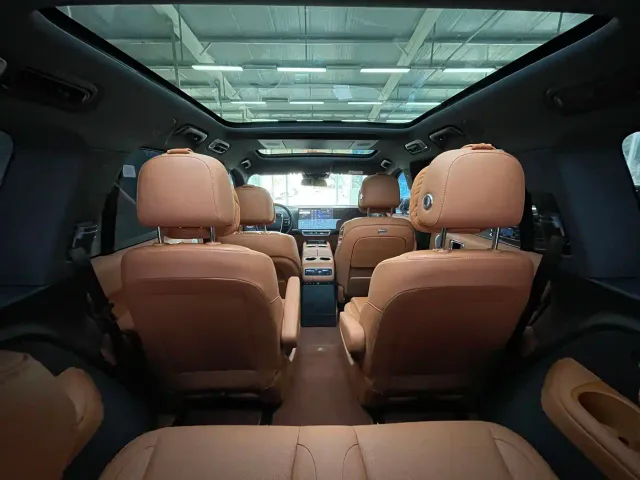 Li Auto L9 — Фото автомобиля 23
