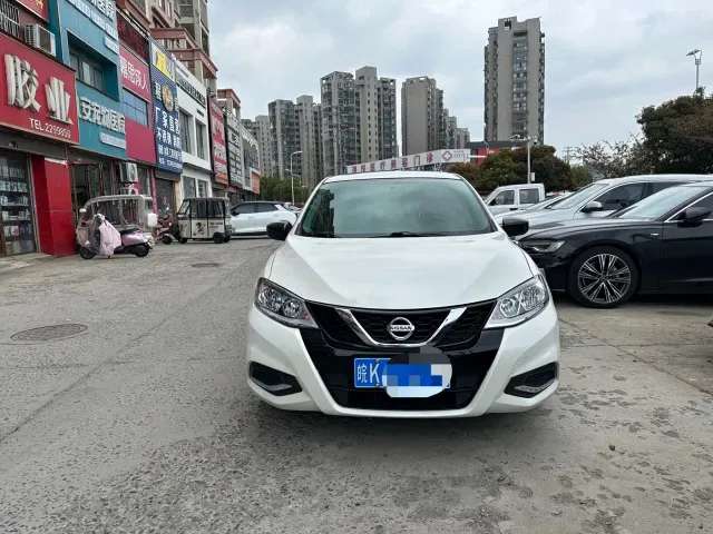 Nissan Tiida — Фото автомобиля 2
