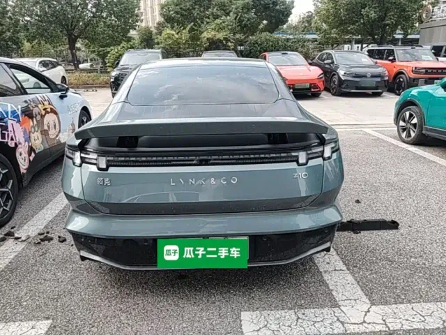 Lynk & Co Z10 — Фото автомобиля 5