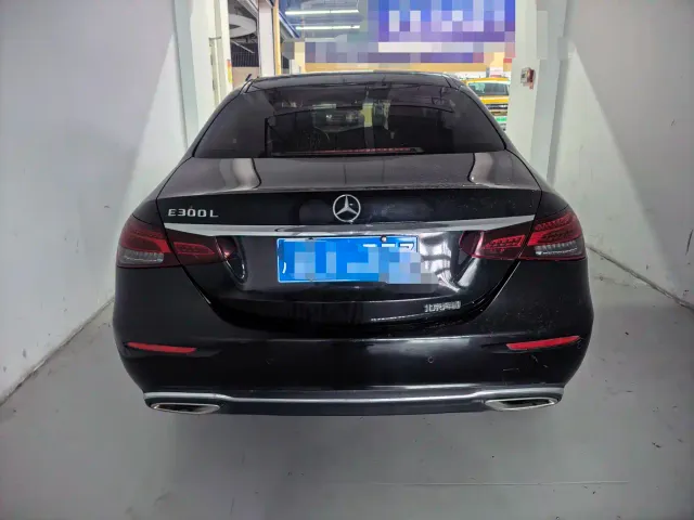 Mercedes-Benz E-Class — Фото автомобиля 9