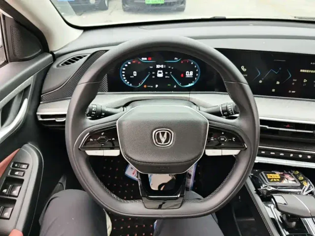 Changan Eado — Фото автомобиля 10