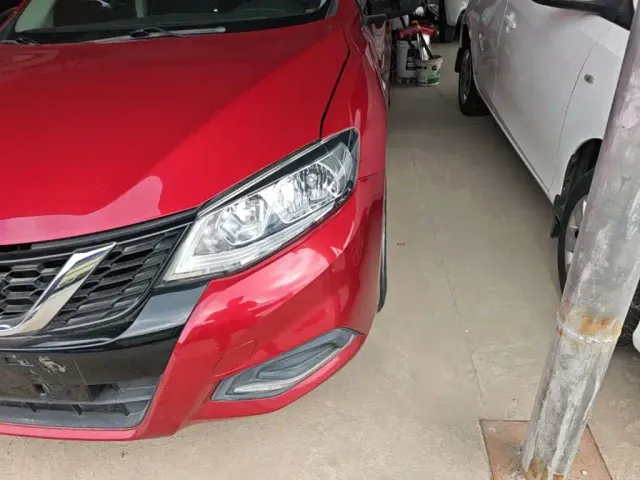 Nissan Tiida — Фото автомобиля 23