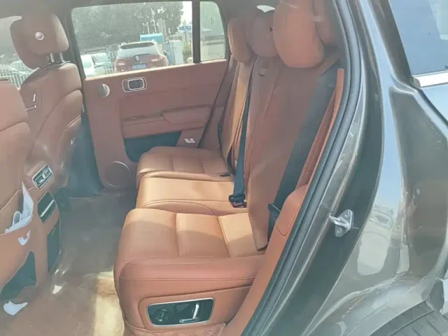 Li Auto L7 — Фото автомобиля 16