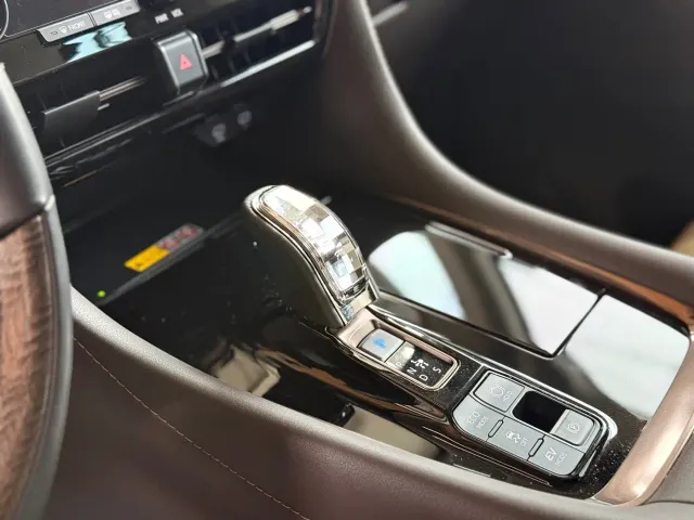 Toyota Alphard — Фото автомобиля 8