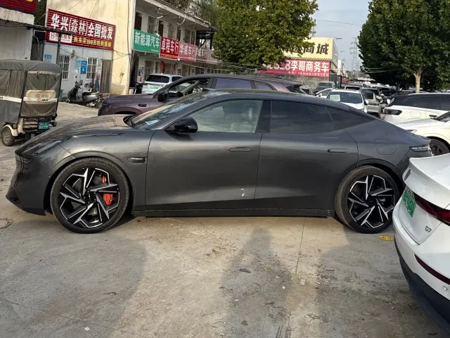 Lynk & Co Z10 — Фото автомобиля 3