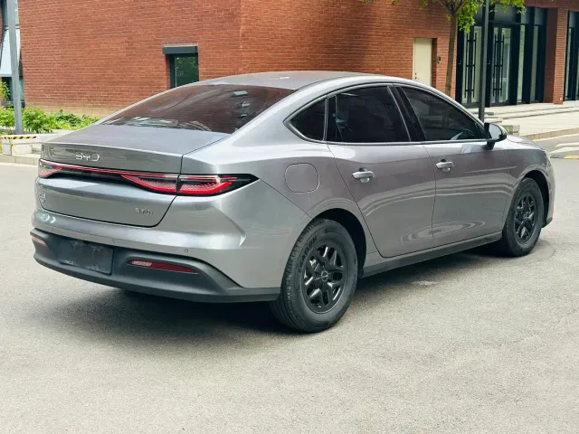BYD Seal 05 DM-i — Фото автомобиля 5