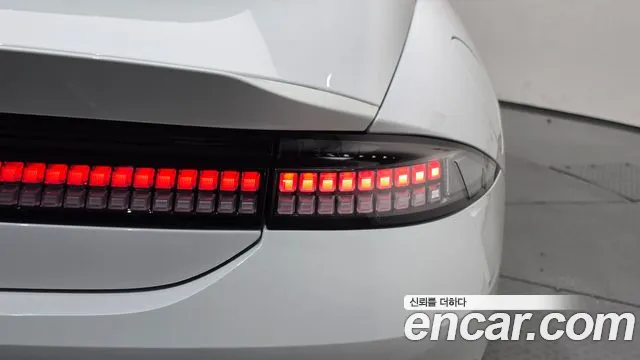 Hyundai Ioniq 6 — Фото автомобиля 8