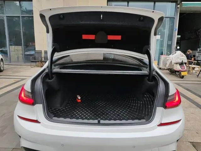 BMW 3 Series — Фото автомобиля 18