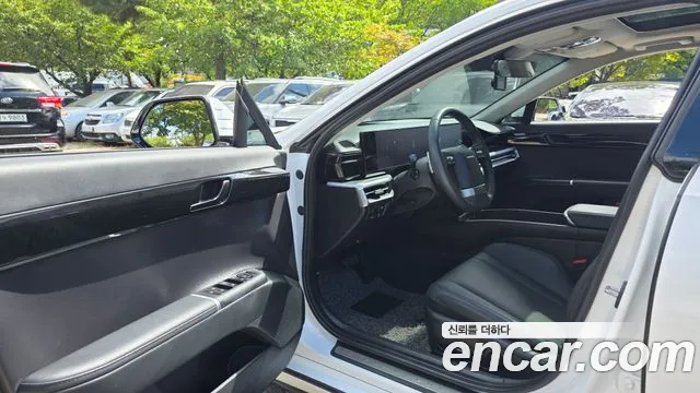 Hyundai Grandeur Grandeur (GN7) 2.5 Бензин 2WD — Фото автомобиля 9