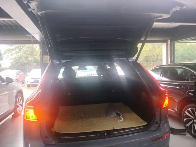 Volvo XC60 — Фото автомобиля 17